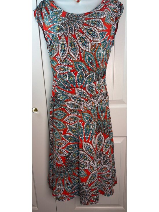 En Focus Studio Dresses & Skirts - Enfocus Studio Red & Teal Paisley Ruched Sleeveless Midi Dress, Size 10